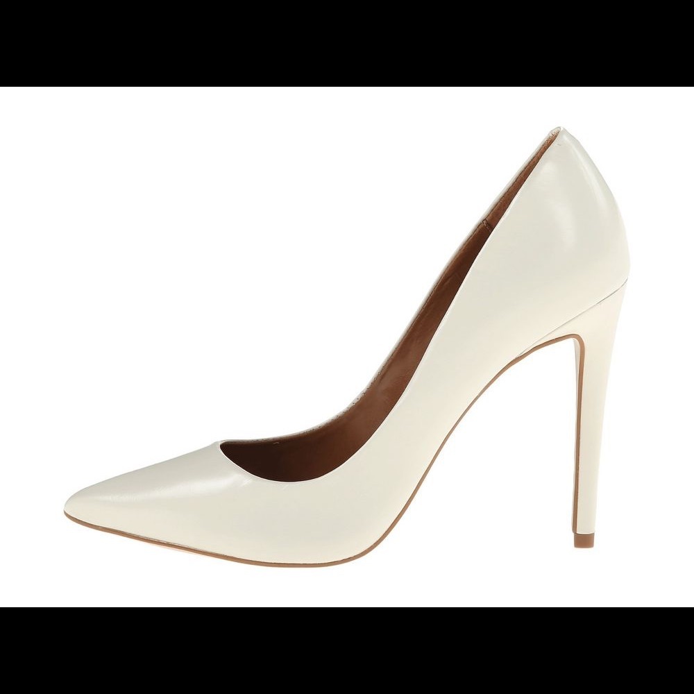 Steve Madden Proto white pumps
